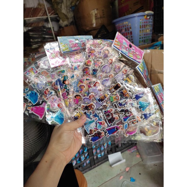 Dán stjck hoạt hình cho bé