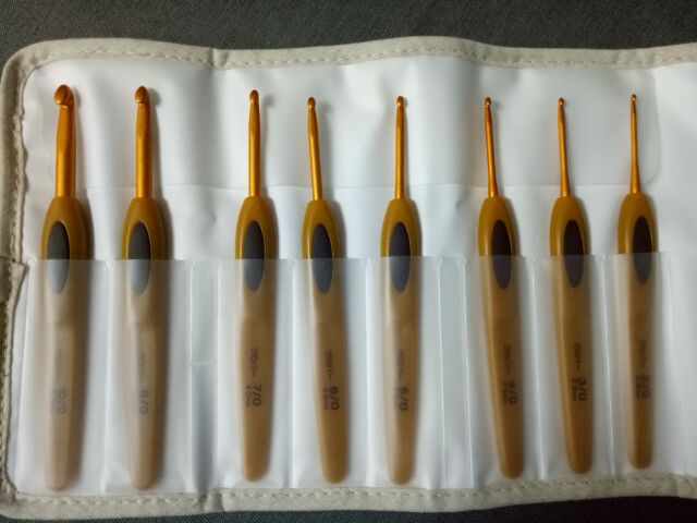 Bộ kim móc Clover