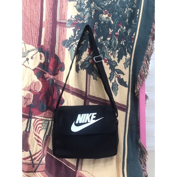 Túi đeo chéo NIKE nam & nữ màu đen, khóa kéo, nút bấm, vải canvas