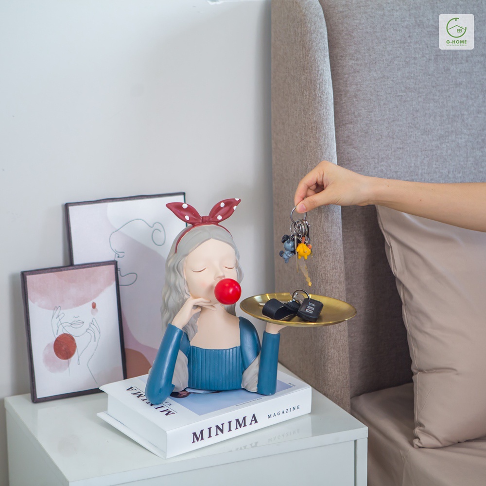 Tượng cô gái cầm hoa decor để bàn Ghome, khay đựng đồ trang sức, bình cắm hoa trang trí nhà cửa TUONGM1