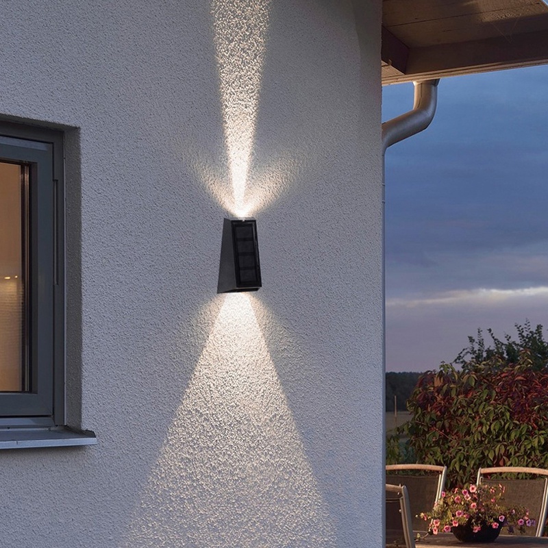 Đèn Năng Lượng Mặt Trời IP65 RGB Chống Thấm Nước Gắn Cầu Thang Ngoài Trời