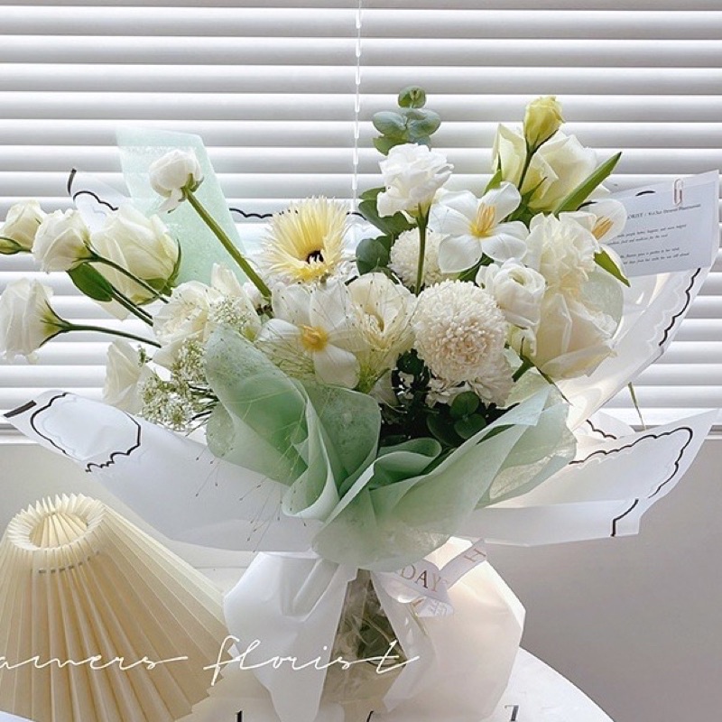 Giấy bóng mờ viền ren gói hoa (Tập 20tờ)