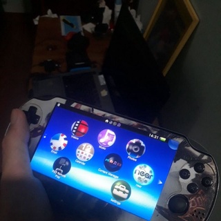 Máy chơi game PS Vita 1000