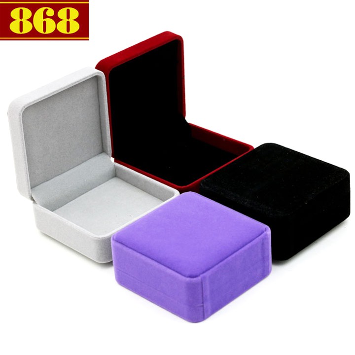 Vòng chuỗi san hô trắng 8 ly 22 hạt