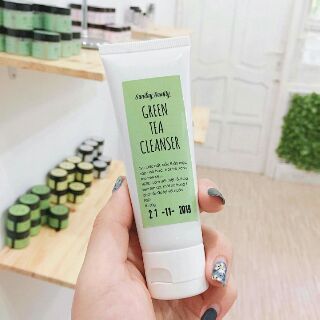 Sữa rửa mặt Trà xanh Sunday Beauty