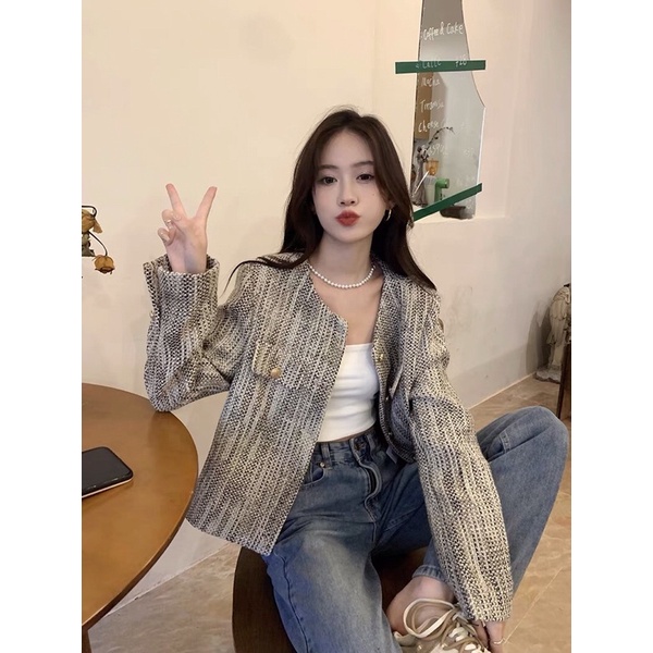 Áo khoác dạ tweed dài tay cúc màu vàng