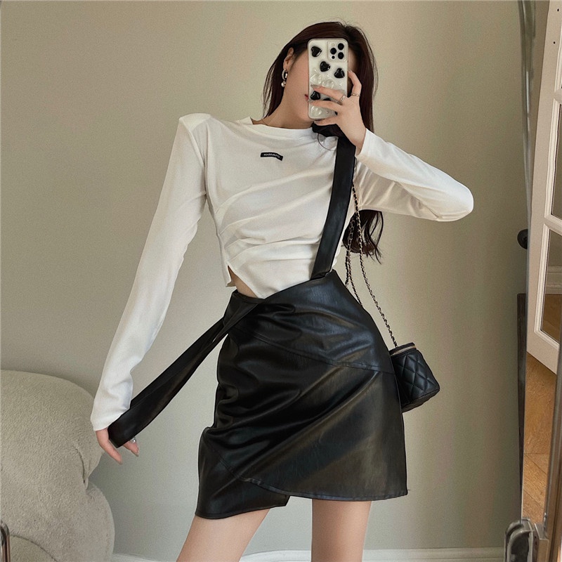Set Váy Yếm Da + Áo Thun Dài Tay