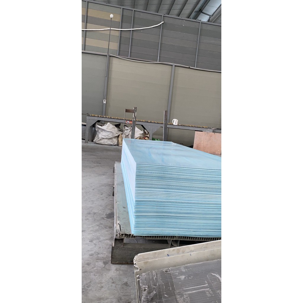 Tấm nhựa PVC Quốc Trung Plastic 0.8M x 2.4M