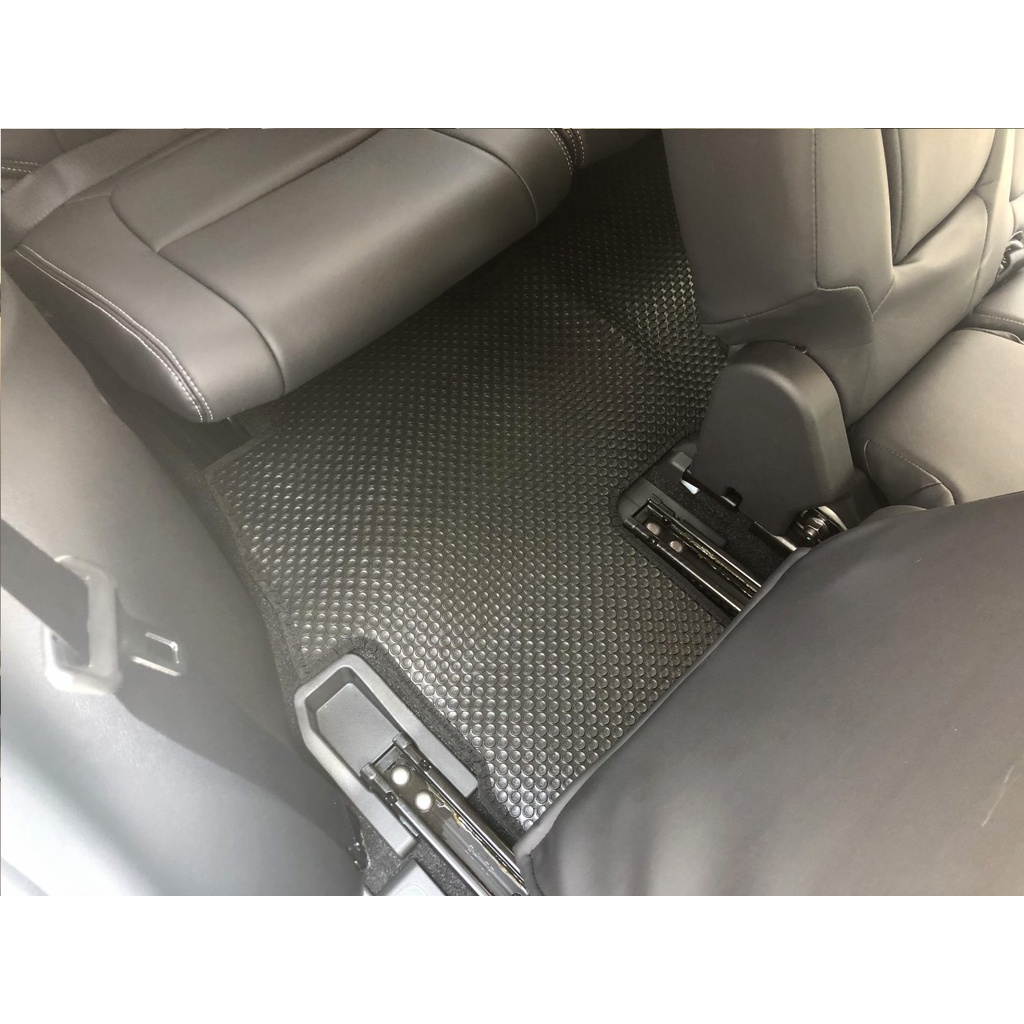 Thảm lót ô tô KATA cho xe Mitsubishi Outlander 7 chỗ  - Khít với sàn, Chống trơn, Không mùi, Không ẩm