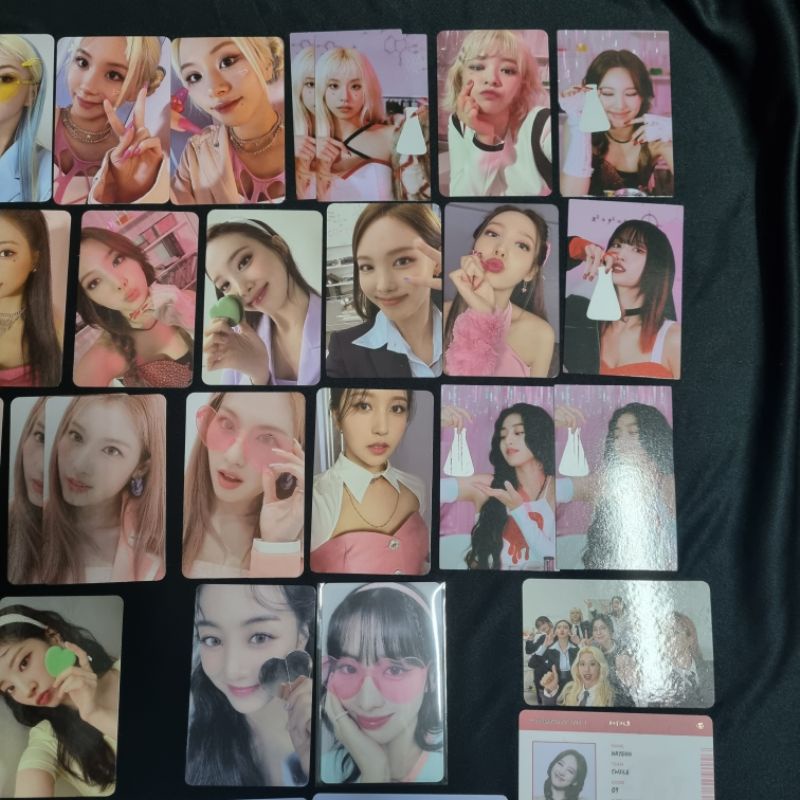 Ảnh thẻ card TWICE đợt album Formula Of Love