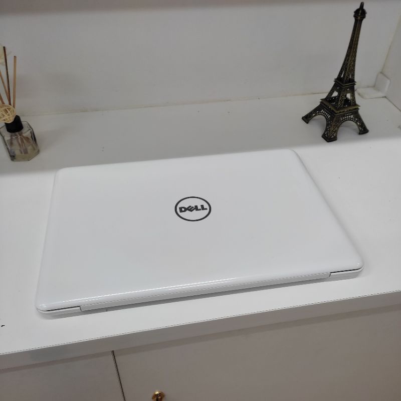 Dell isnpiron 5565 Màu Trắng còn mới