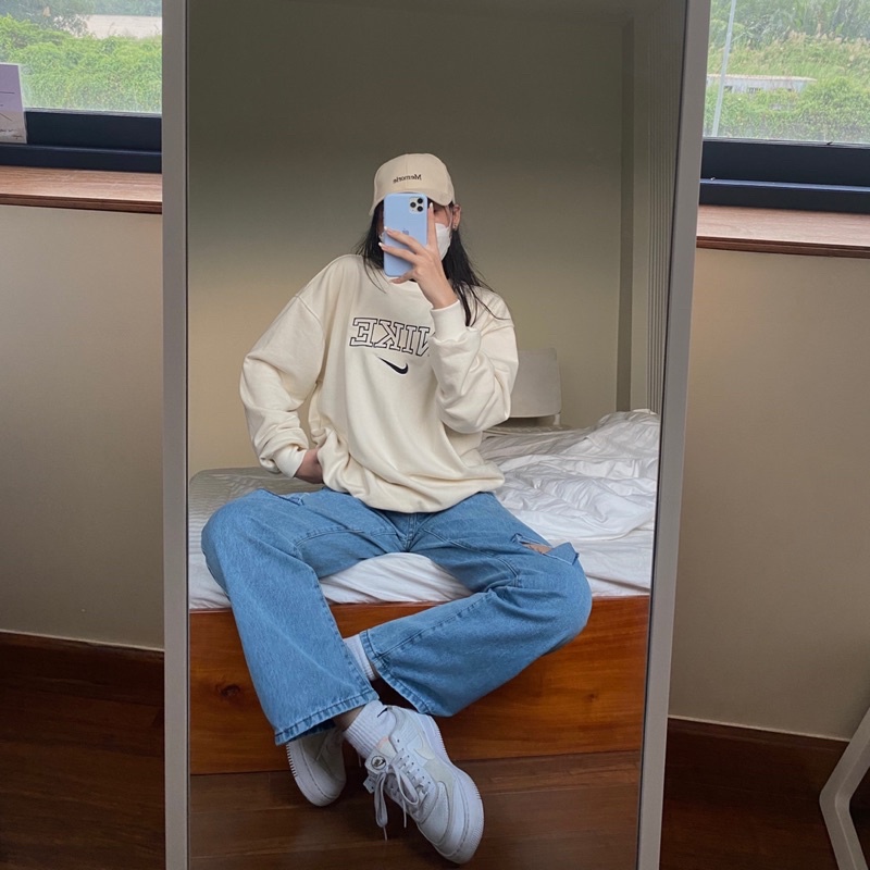 Áo Sweater thêu logo oversize dáng rộng