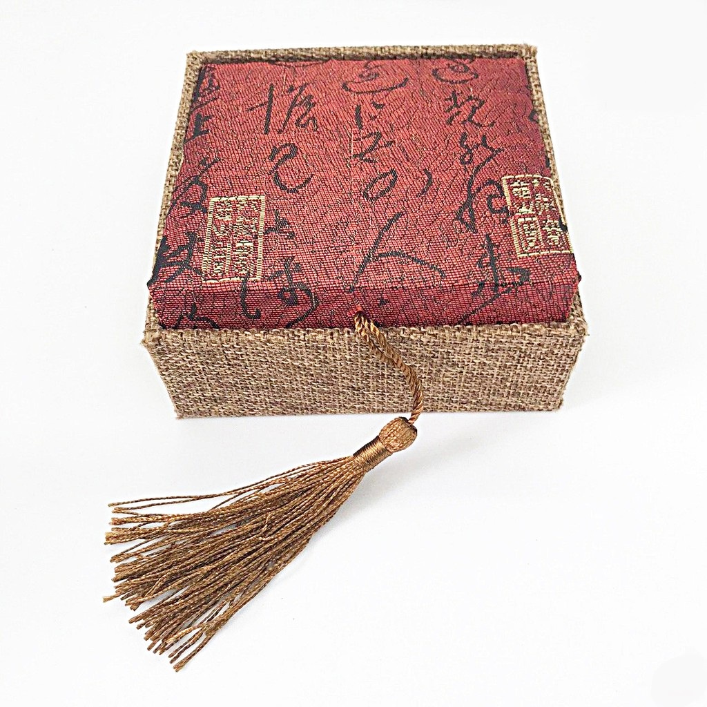 Hộp gấm 10x10x3.5cm đựng vòng tay đẹp, chắc chắn, hộp quà tặng phong thủy