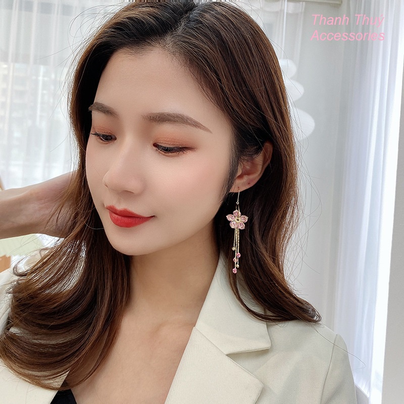 Bông tai nữ bông hoa pha lê có 4 màu tím, xanh dương, hồng, trắng, do Hàn Quốc thiết kế