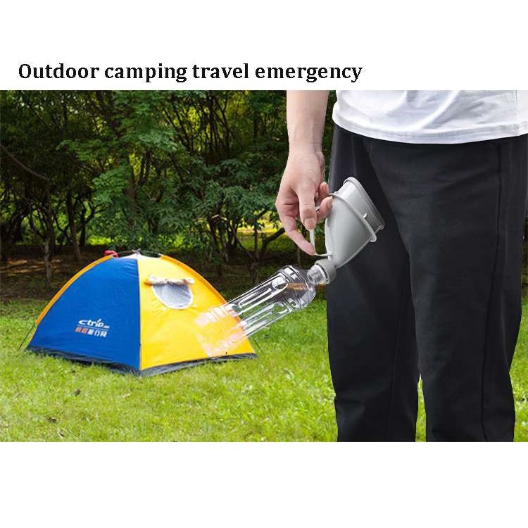 Dụng cụ đi vệ sinh thuận tiện trên xe ô tô khi đi trên đường