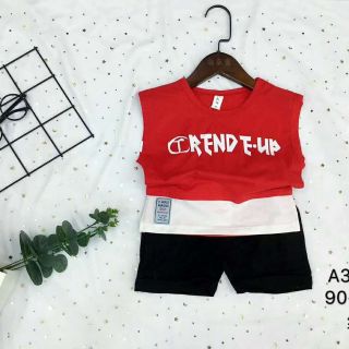 Bộ bé trai sát nách