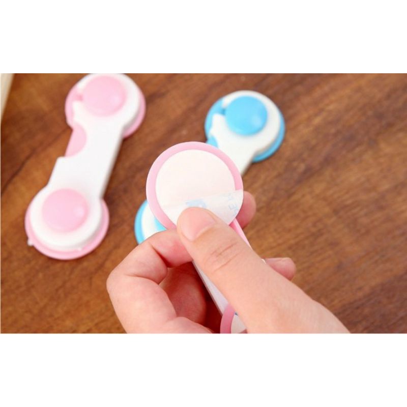 Dụng cụ khóa tủ an toàn cho bé - Mới