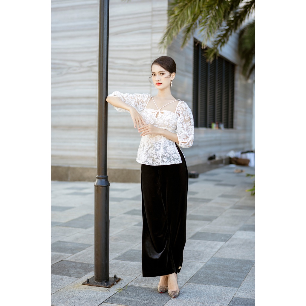 Áo ren tiểu thư LOLEM AK1253 thiết kế cổ vuông tay lỡ vải ren thoáng mát mềm mại