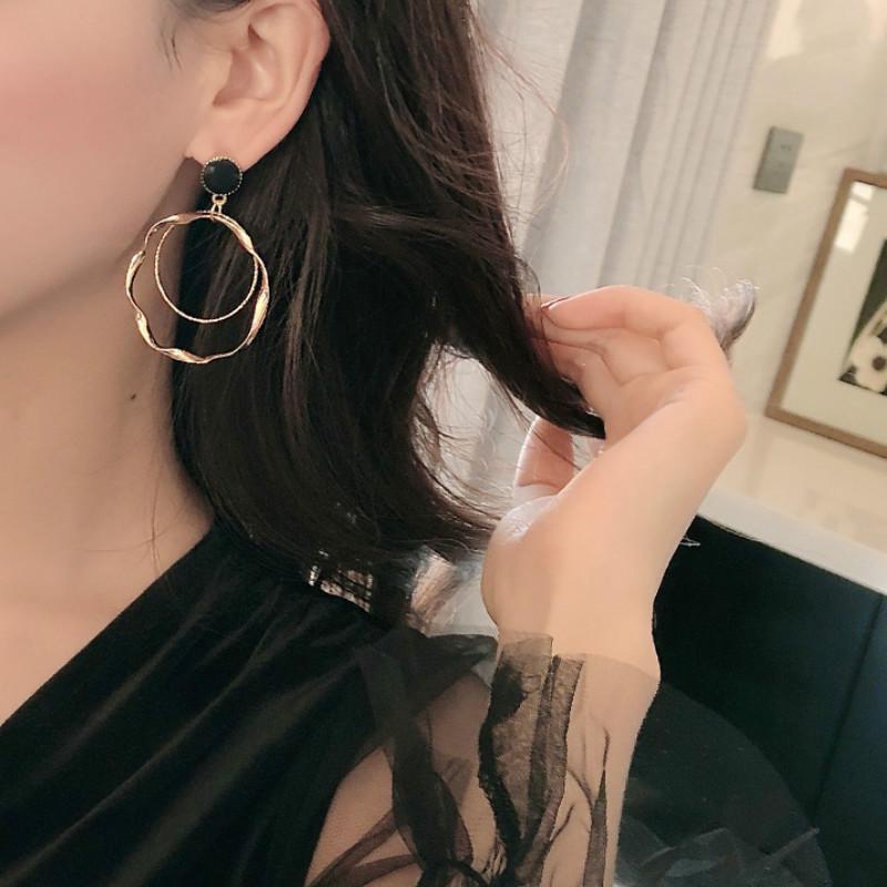 Bông Tai Khoen Tròn Lớn Phong Cách Hàn Quốc Sang Trọng