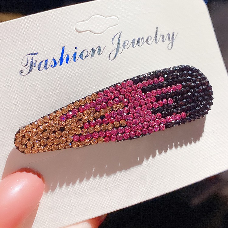 BẤM TÓC MÁI NHỌN GIỌT SÁNG CHO BẠN GÁI ĐÍNH ĐÁ MÀU SÁNG CHẢNH