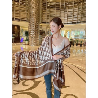 Khăn choàng họa tiết Dior
