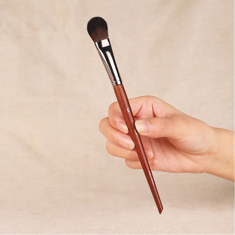 Cọ Highlight Make Up For Ever 144