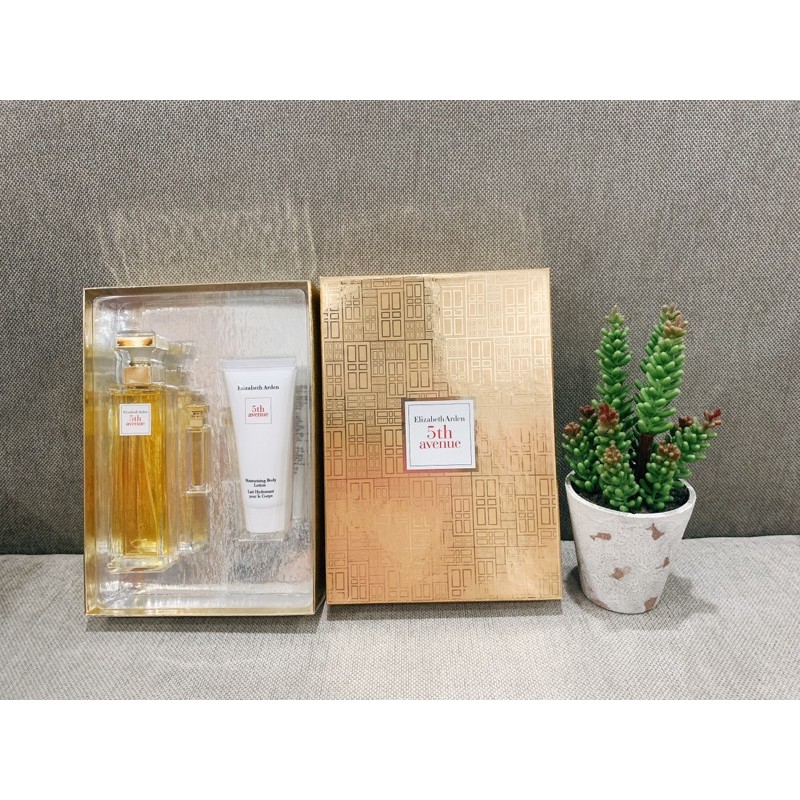 Gift Set Elizabeth Arden 5th Avenue 3 món | BigBuy360 - bigbuy360.vn