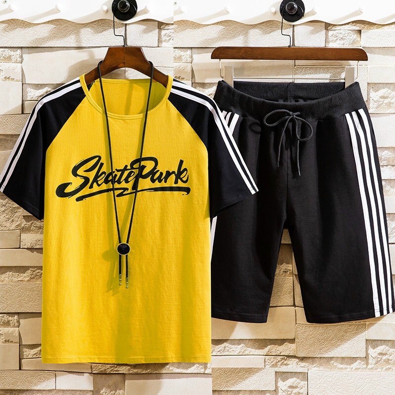 Bộ thể thao nam viền sọc năng động | BigBuy360 - bigbuy360.vn