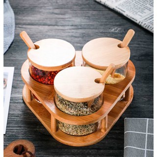 Bộ 3 lọ gia vị thủy tinh nắp gỗ + giá gỗ tre