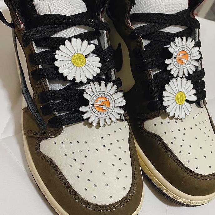 Ghim Cài Áo Hình Hoa Cúc Xinh Xắn