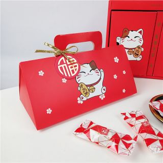 Hộp Đựng Bánh quai xách Lucky Cat