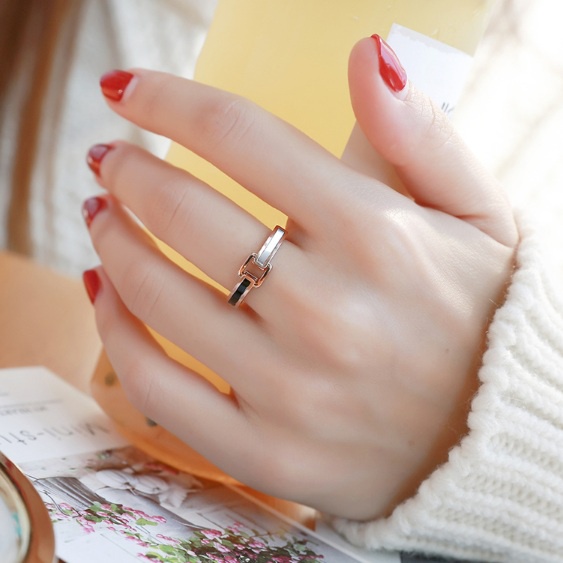 [FreeShip] Nhẫn nữ titan xà cừ đen trắng J3-311 - CAM KẾT KHÔNG BAY MÀU