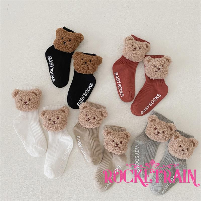 Đôi Vớ Nhẹ Mềm Chống Trượt In Hình Gấu Hoạt Hình Đáng Yêu Cho Bé