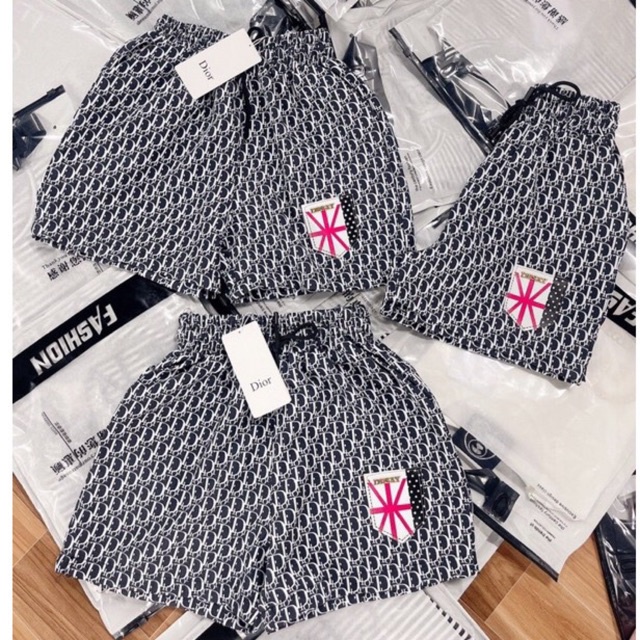 Quần Short Lụa Mát Mịn full túi zip loại 1 cực dễ Mix đồ.Thời Trang Nữ