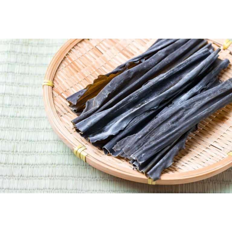 TẢO BẸ KOMBU 35GR - HÀNG NHẬT NỘI ĐỊA, giàu dinh dưỡng dùng để nấu canh hoặc nước dùng daishi cho bé