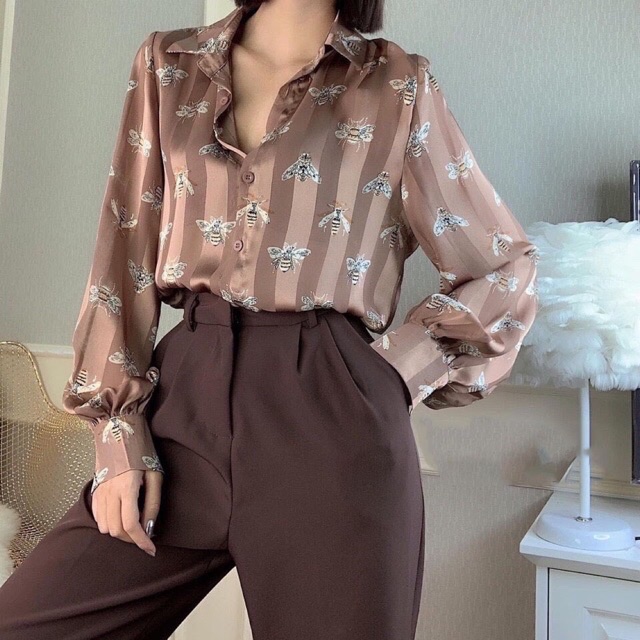 Áo sơ mi hoạ tiết con ong