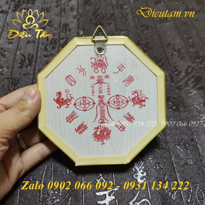 Gương bát quái phẳng phân tán năng lượng xấu đồng thời là tích tụ được năng lượng tốt.