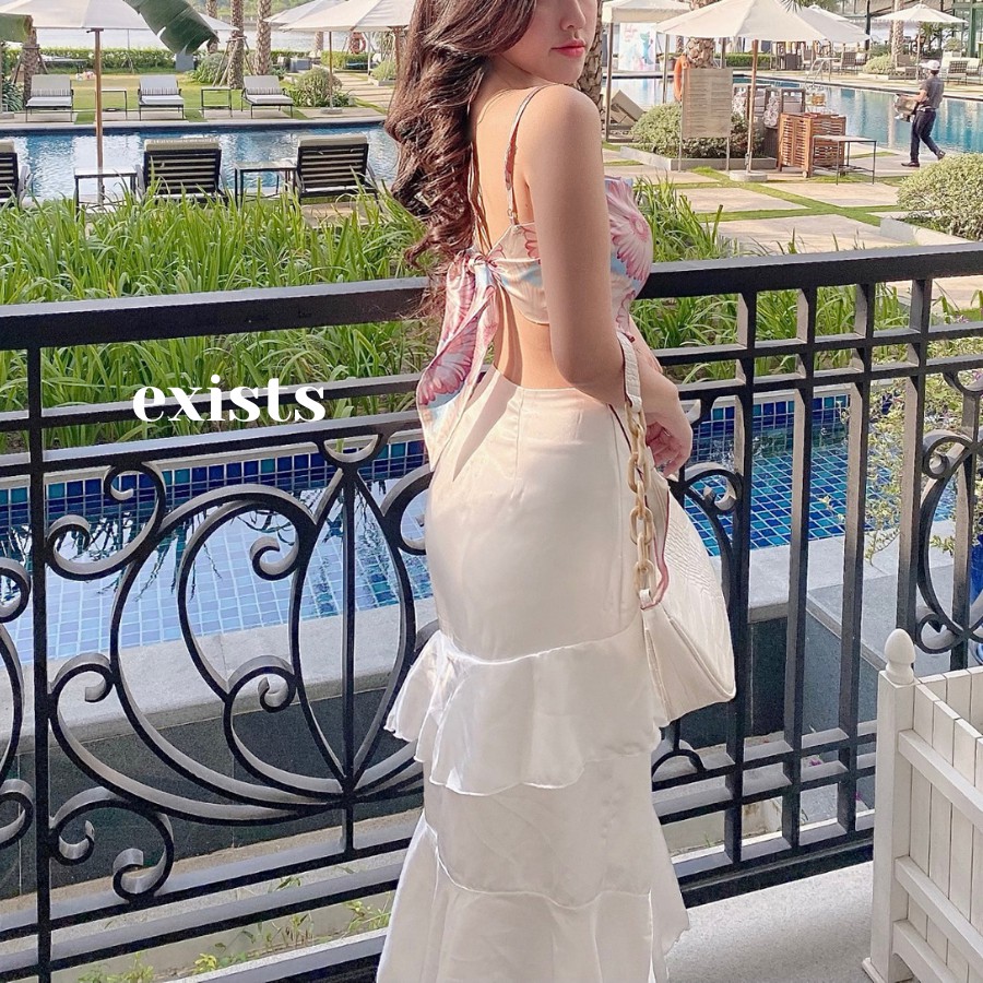 Chân váy lụa xẻ cao viền bèo màu trắng EXCV28 EXISTS BEAUTY | BigBuy360 - bigbuy360.vn