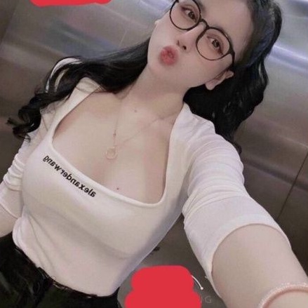 Áo thun cổ vuông tay dài thêu chữ (PU-CA)