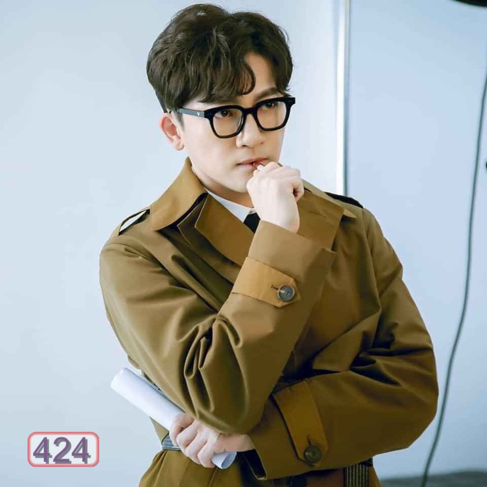 Mắt Kính Mát Thời Trang Form Vuông 2 Chấm Gọng Nhỏ Hot Trend