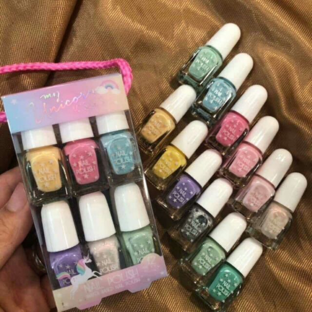 Sơn móng tay cho bé little rbel nail