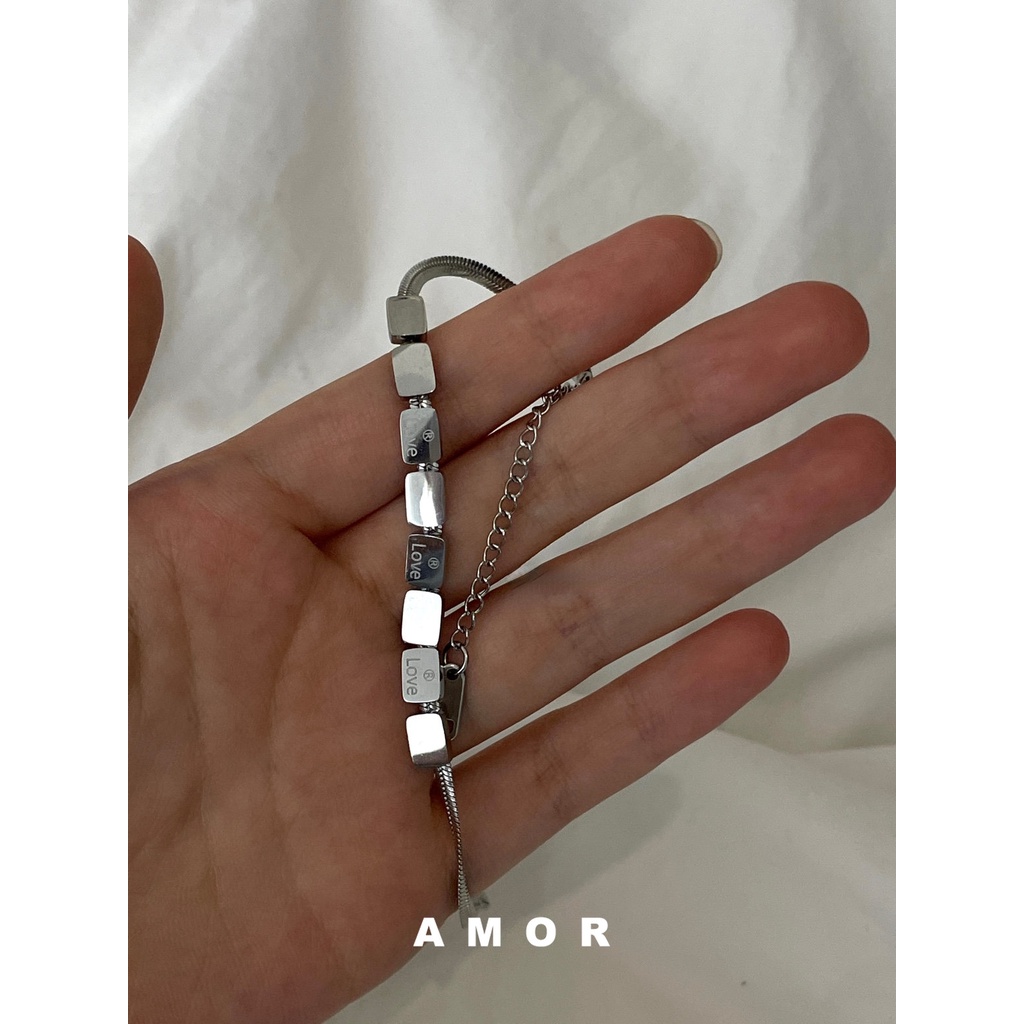 Vòng Đeo Tay Bằng Thép Không Gỉ Cao Cấp Hình Vuông Chữ love Sang Trọng