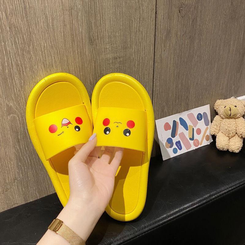 15T013 - Dép cao su hình Pikachu chuẩn Quảng Châu