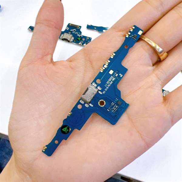 Cụm sạc Samsung P615 / P610