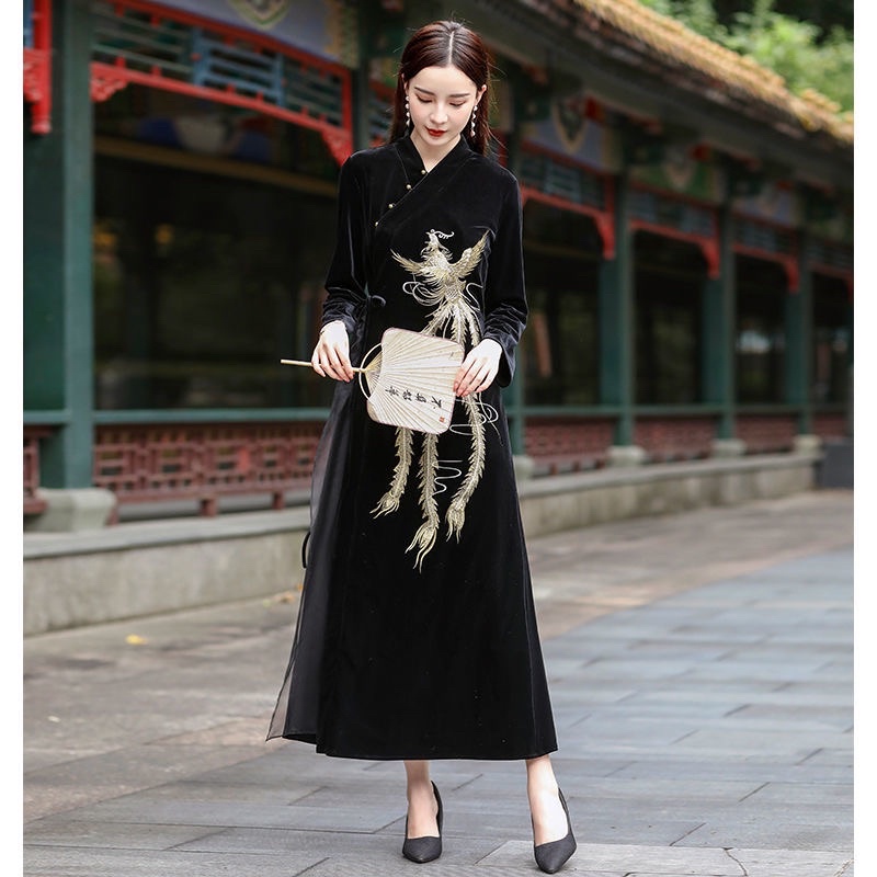 Váy đầm trung niên màu đen sang trọng