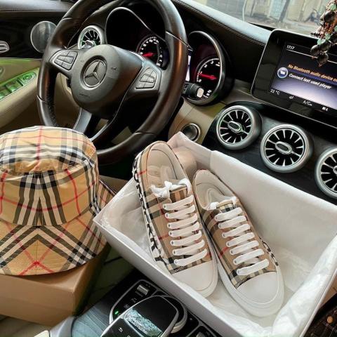Giày thể thao sneaker Burberry cực xinh đế bằng fullbox êm chân