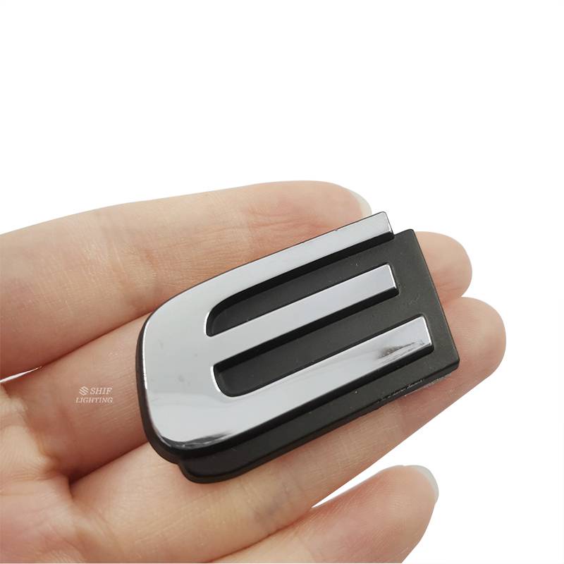 Sticker trang trí đuôi xe hơi Toyota Innova EGS 1.8