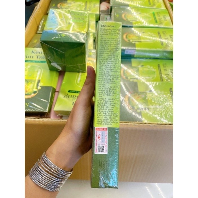 1 hộp kem body bưởi tặng 1 tắm trắng cùng loại