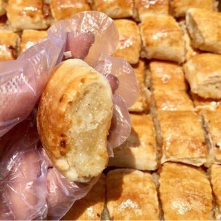 Combo 10 bánh pía mini + 1kg bánh xếp dừa nướng