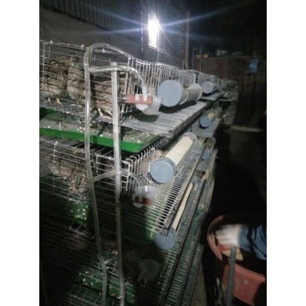 MÁNG ĂN BẰNG NHỰA CÀI CẠNH LỒNG CHO GÀ, BỒ CÂU, CHIM CÚT...